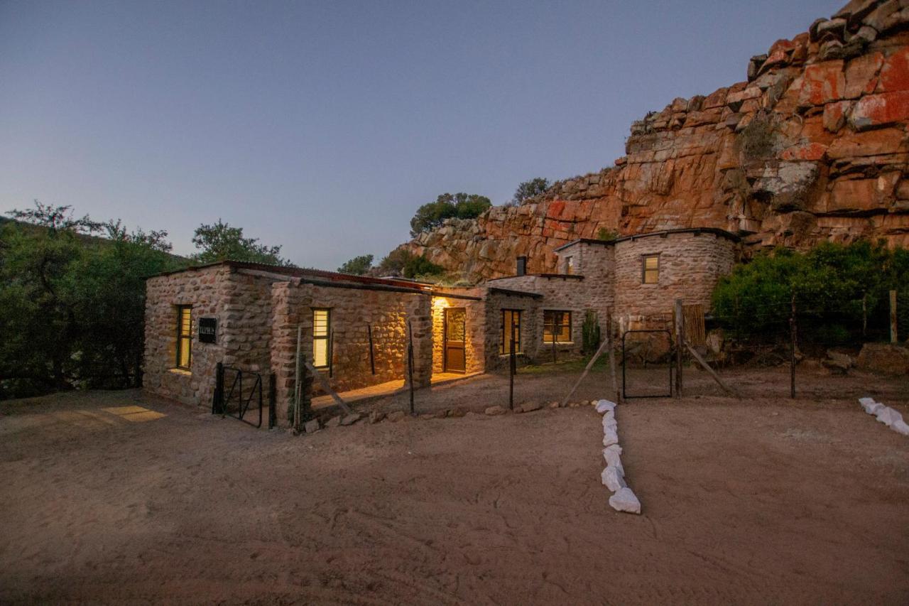 Desert Wind Private Guest And Game Farm Монтегю Экстерьер фото