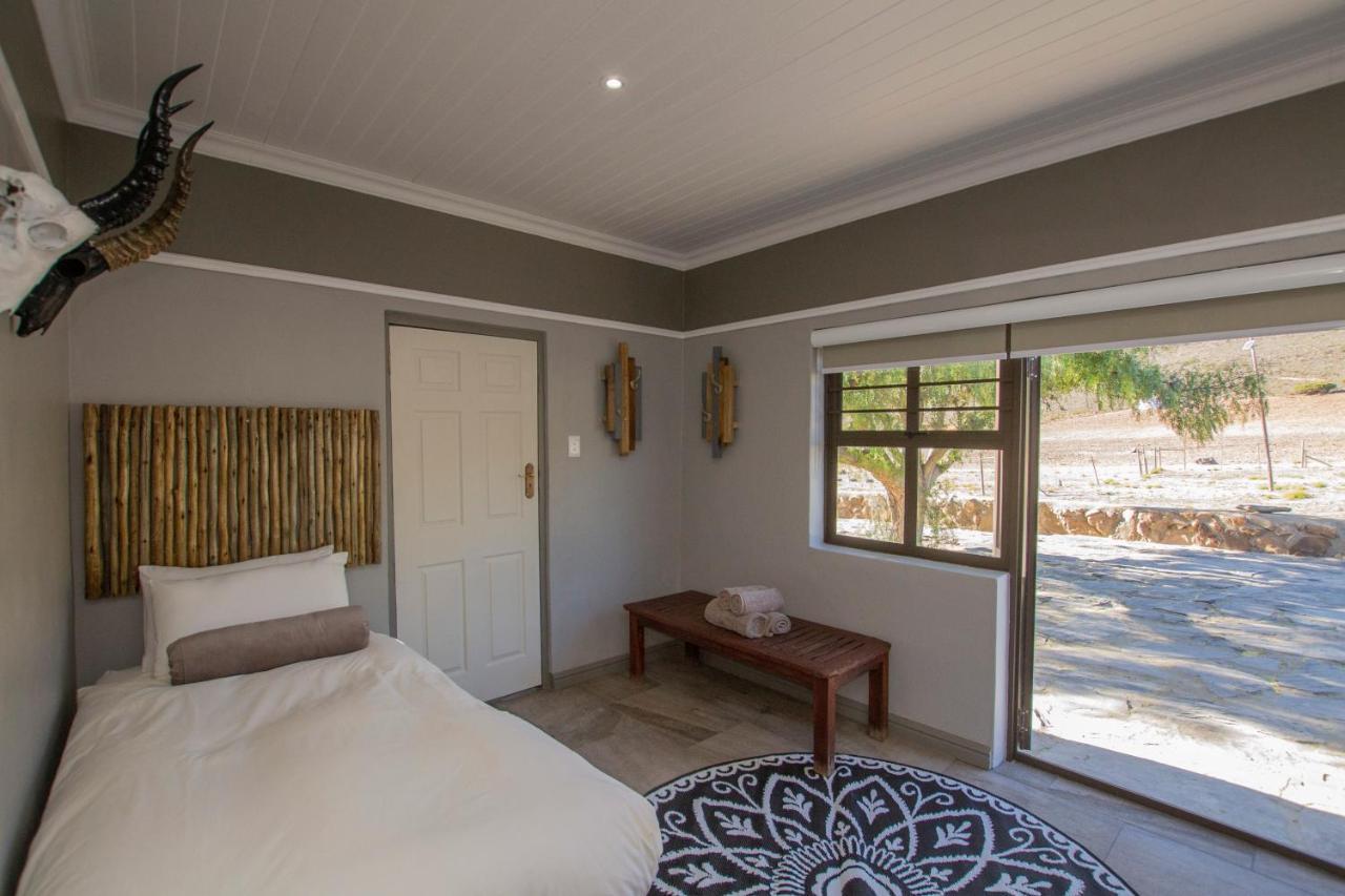 Desert Wind Private Guest And Game Farm Монтегю Экстерьер фото