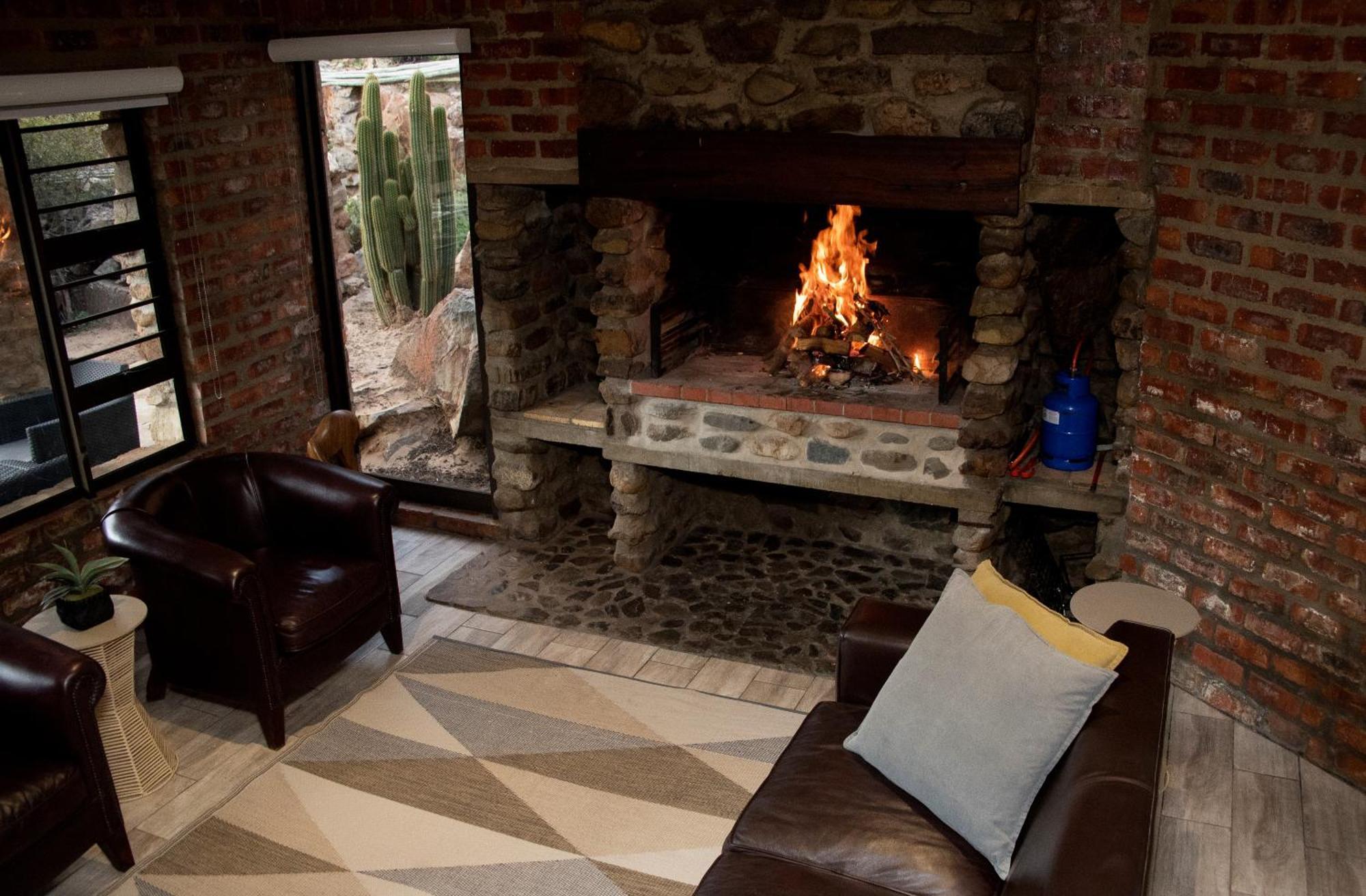 Desert Wind Private Guest And Game Farm Монтегю Экстерьер фото